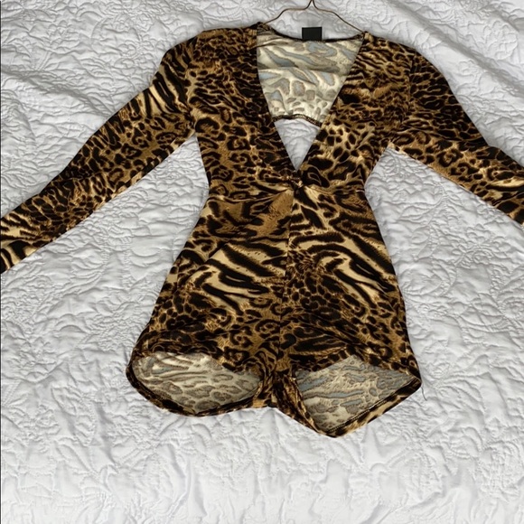 Cheetah print romper - Picture 2 of 4